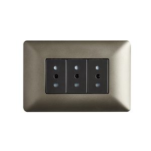 Enchufe Triple 10A 250V  Café